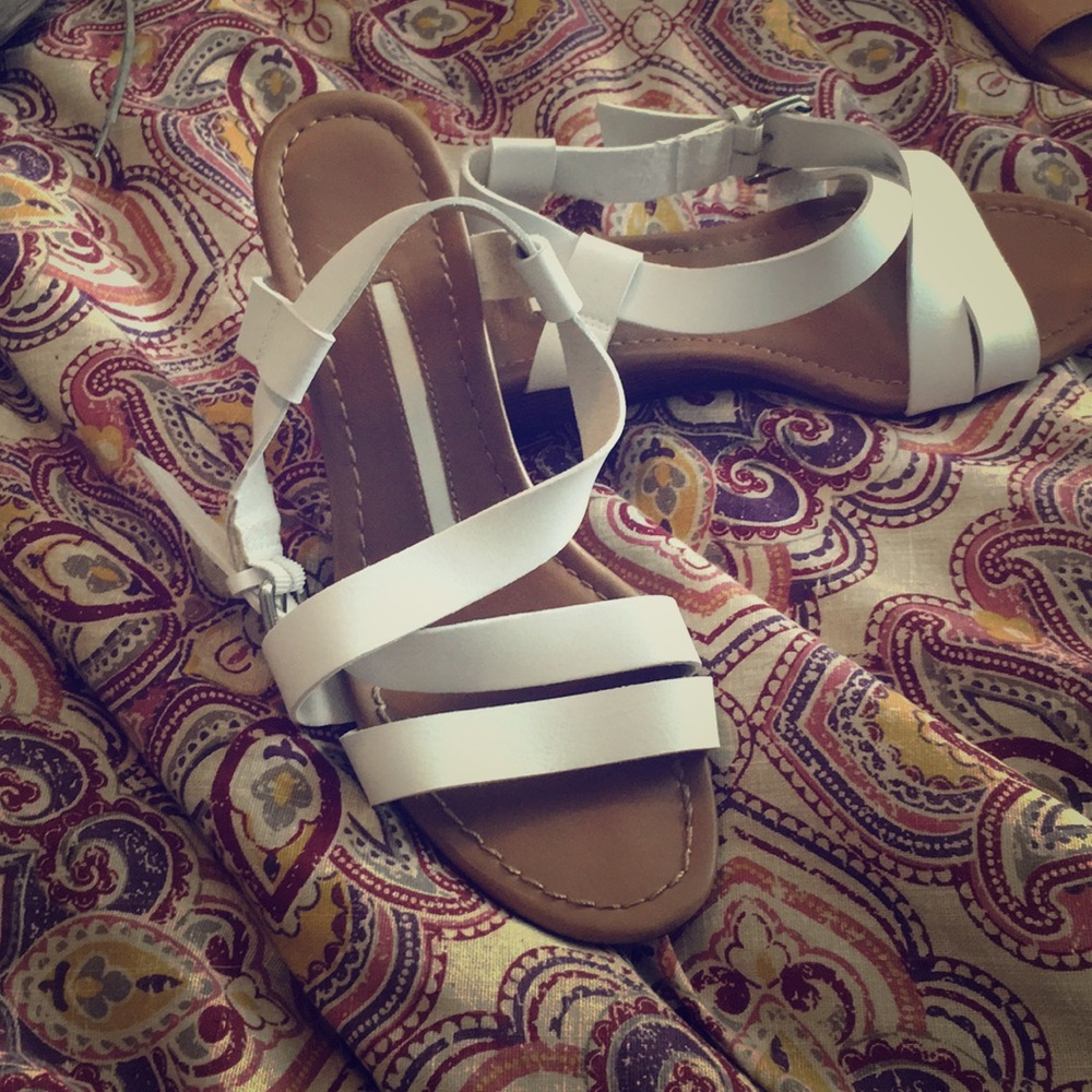 New Directions Sandals Size 9